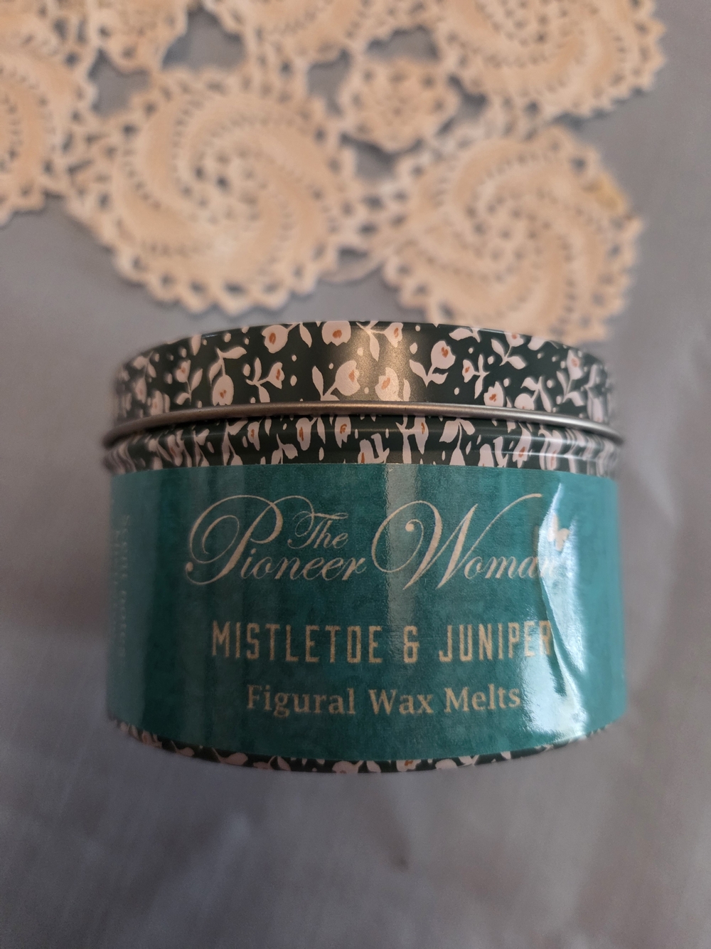The Pioneer Woman Teal and White Mistletoe & Juniper Figural Wax Melts Tin...